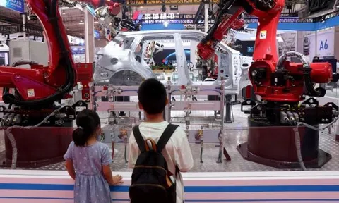 Trung Quốc vô địch thiên hạ về robot: Sản xuất hơn 6 triệu con/năm, có sản phẩm rẻ bằng 1/2 Nhật Bản, tiến tới để robot sản xuất robot