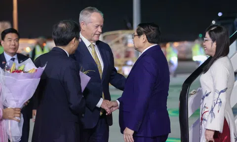 Thủ tướng Phạm Minh Chính tới Melbourne, bắt đầu tham dự Hội nghị Cấp cao ASEAN – Australia và thăm chính thức Australia